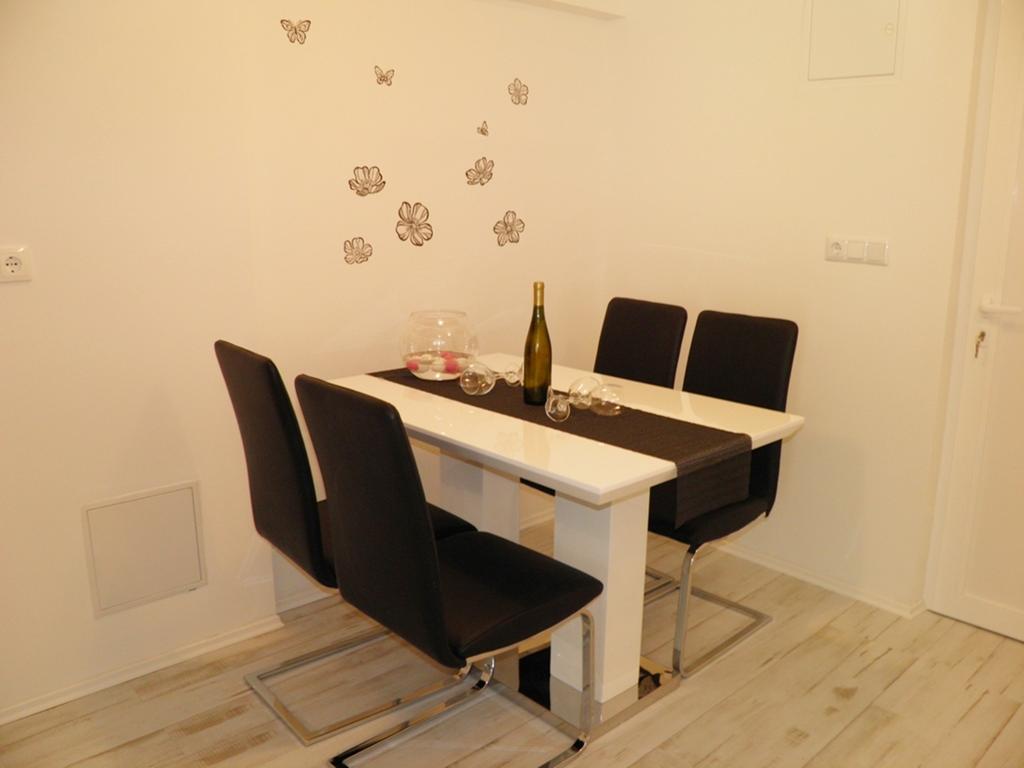 Apartment Leptir Podstrana Szoba fotó
